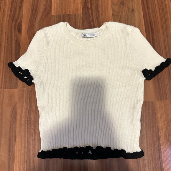 SOLD | Zara - Ruffled Rib Top - Picture 2 of 3